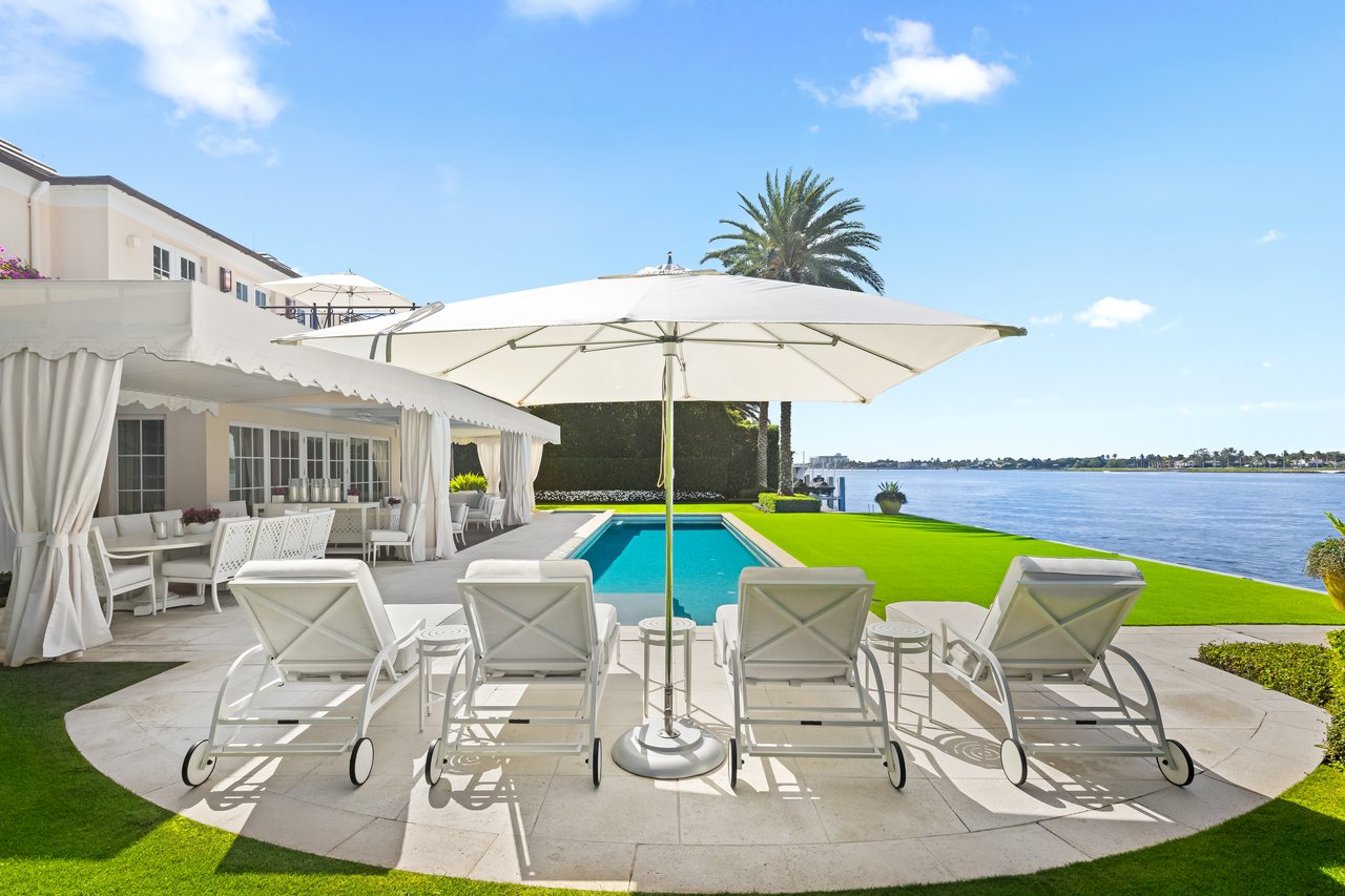 Georgian Waterfront Mansion on Everglades Island