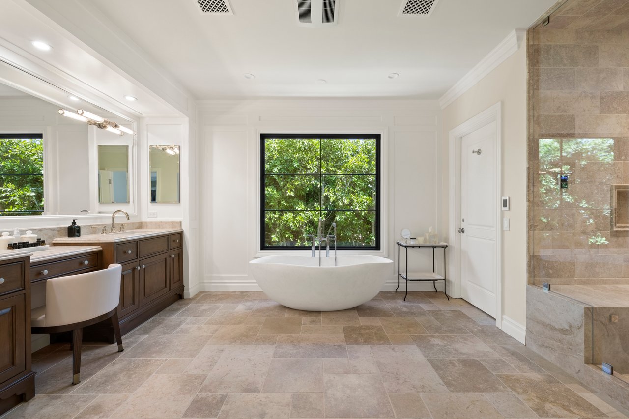 2325 Duxbury Cir