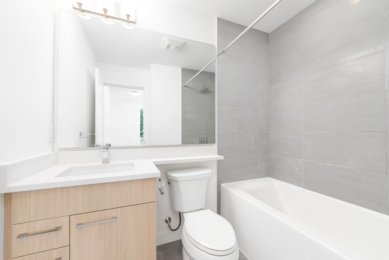 303-5460 Broadway Wy