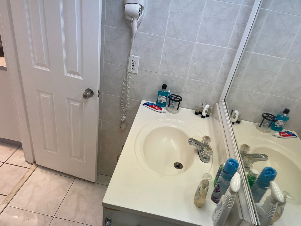 5445 Collins Ave #1718
