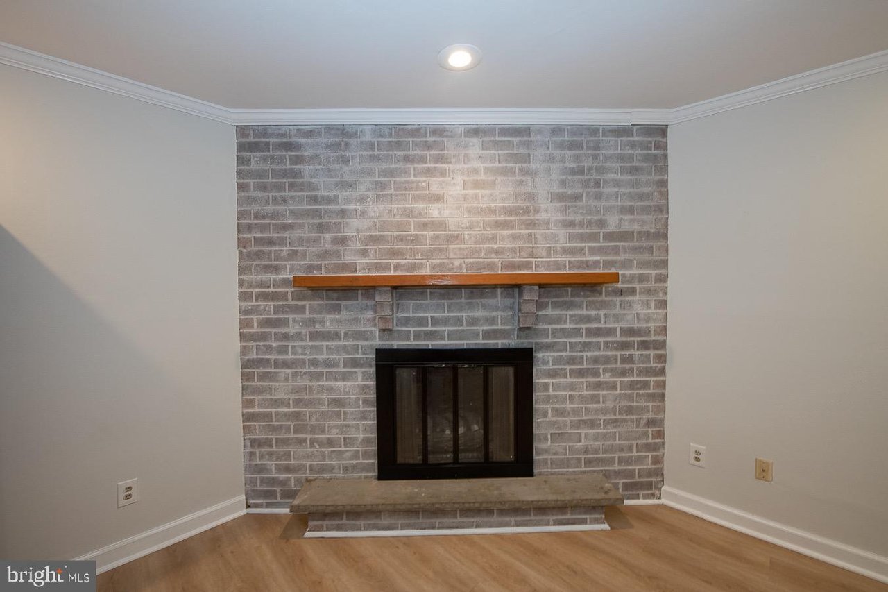 82 Woodbine Way