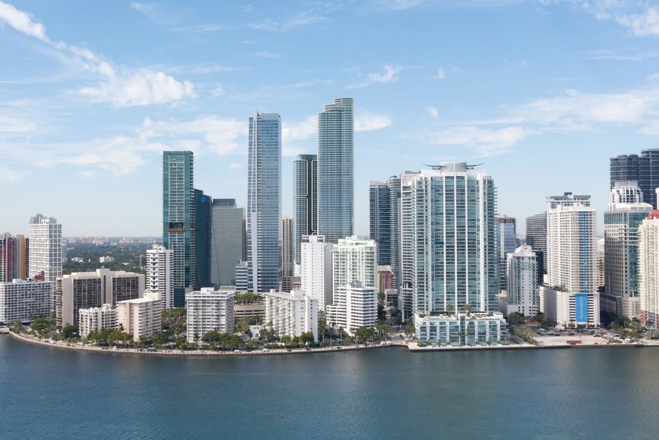 May 2024  1,000-Foot Cranes Approved for Cipriani Construction Site in Brickell