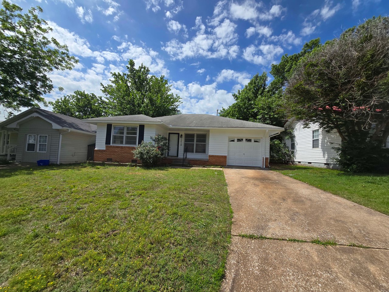 1219 Rose Dr