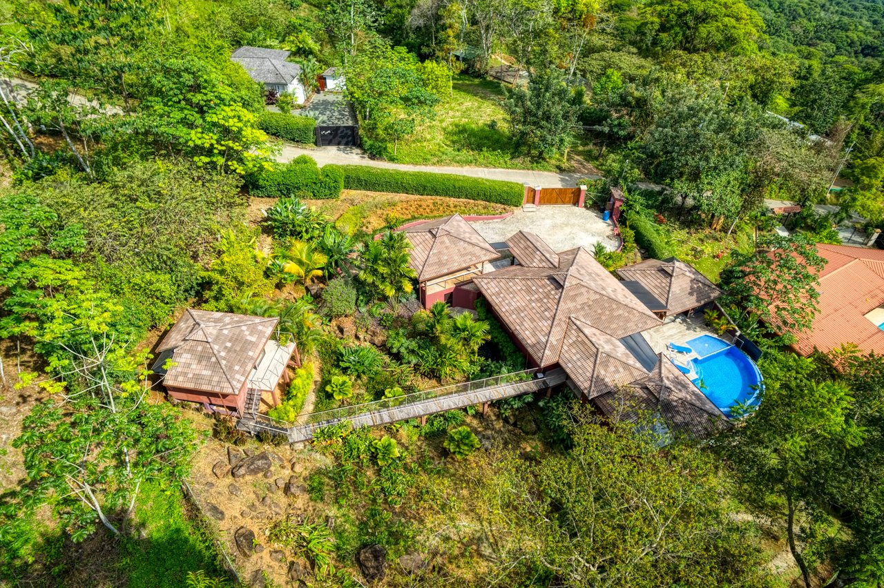 Stunning Ocean Views at Casa Perezoso