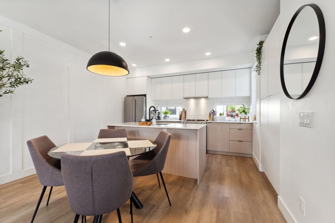 212-1306 Laval Square