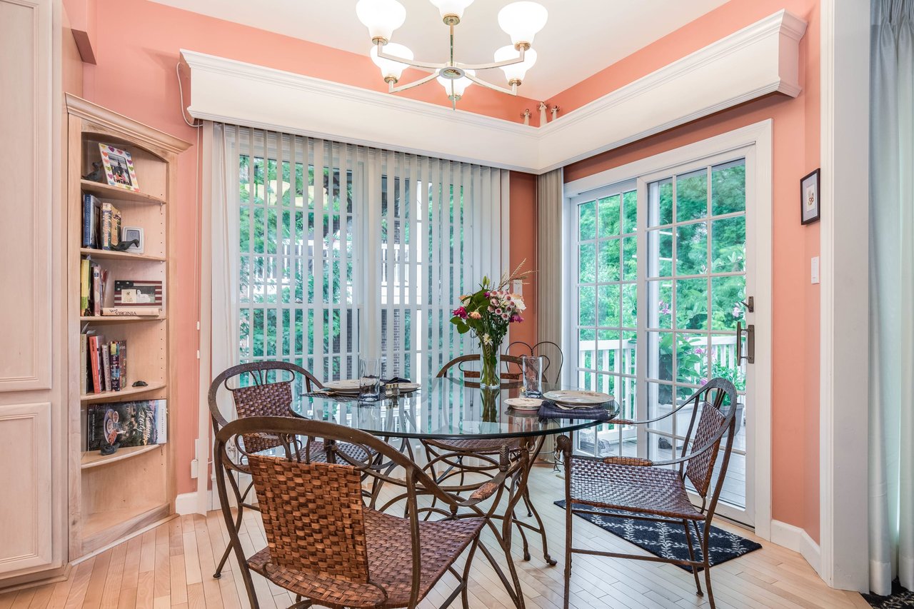 Simple Villa Living in Chesterfield
