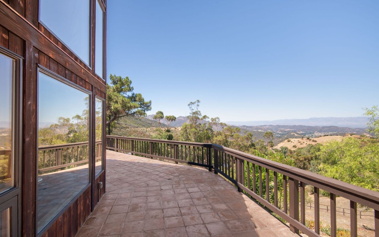 33007 Mulholland Hwy