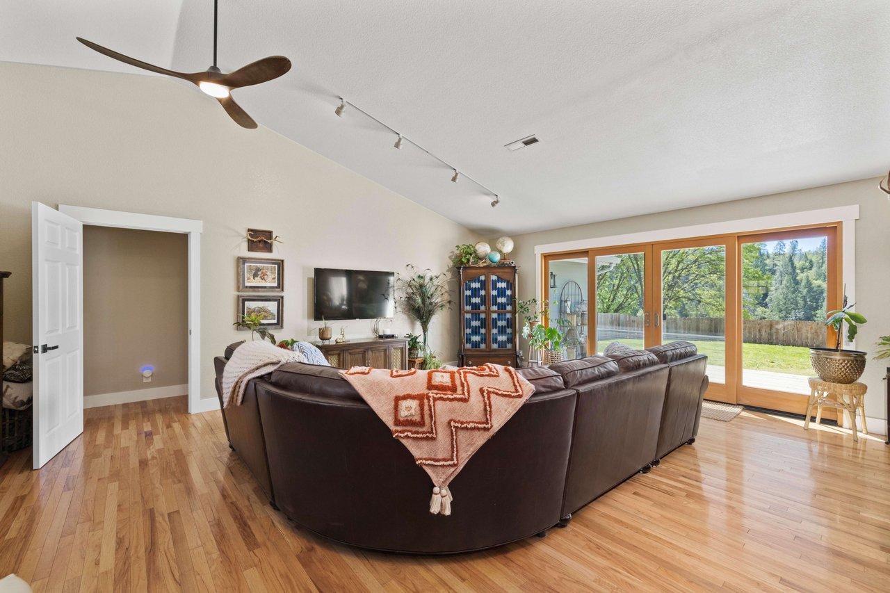 501 Shell Ln, Placerville