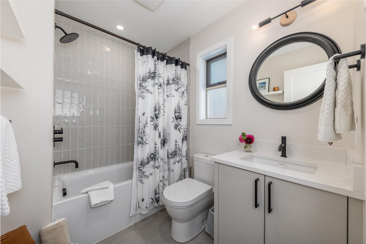 65-6127 Eagle Ridge Cres