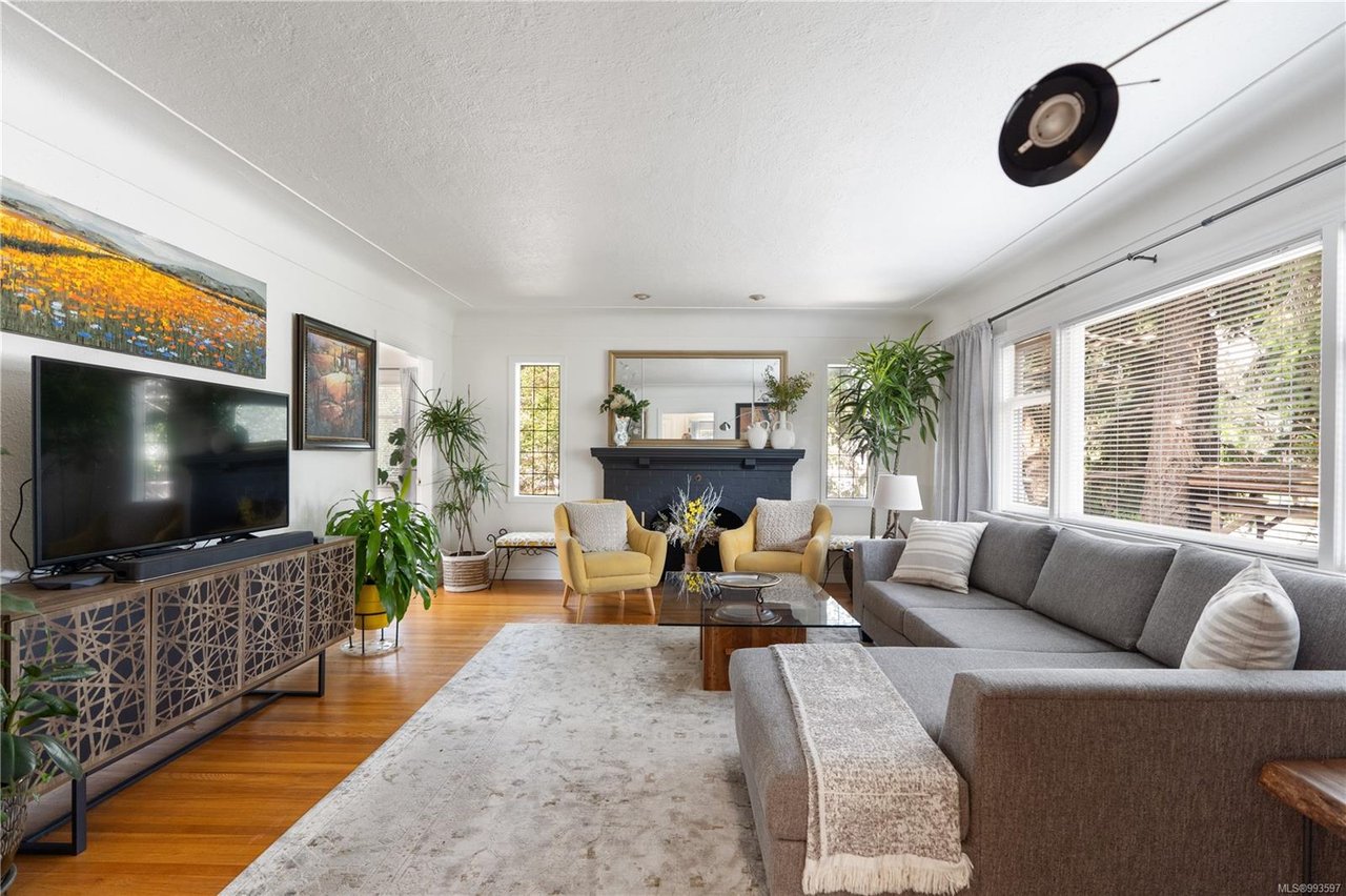 1080 San Marino Cres, Saanich