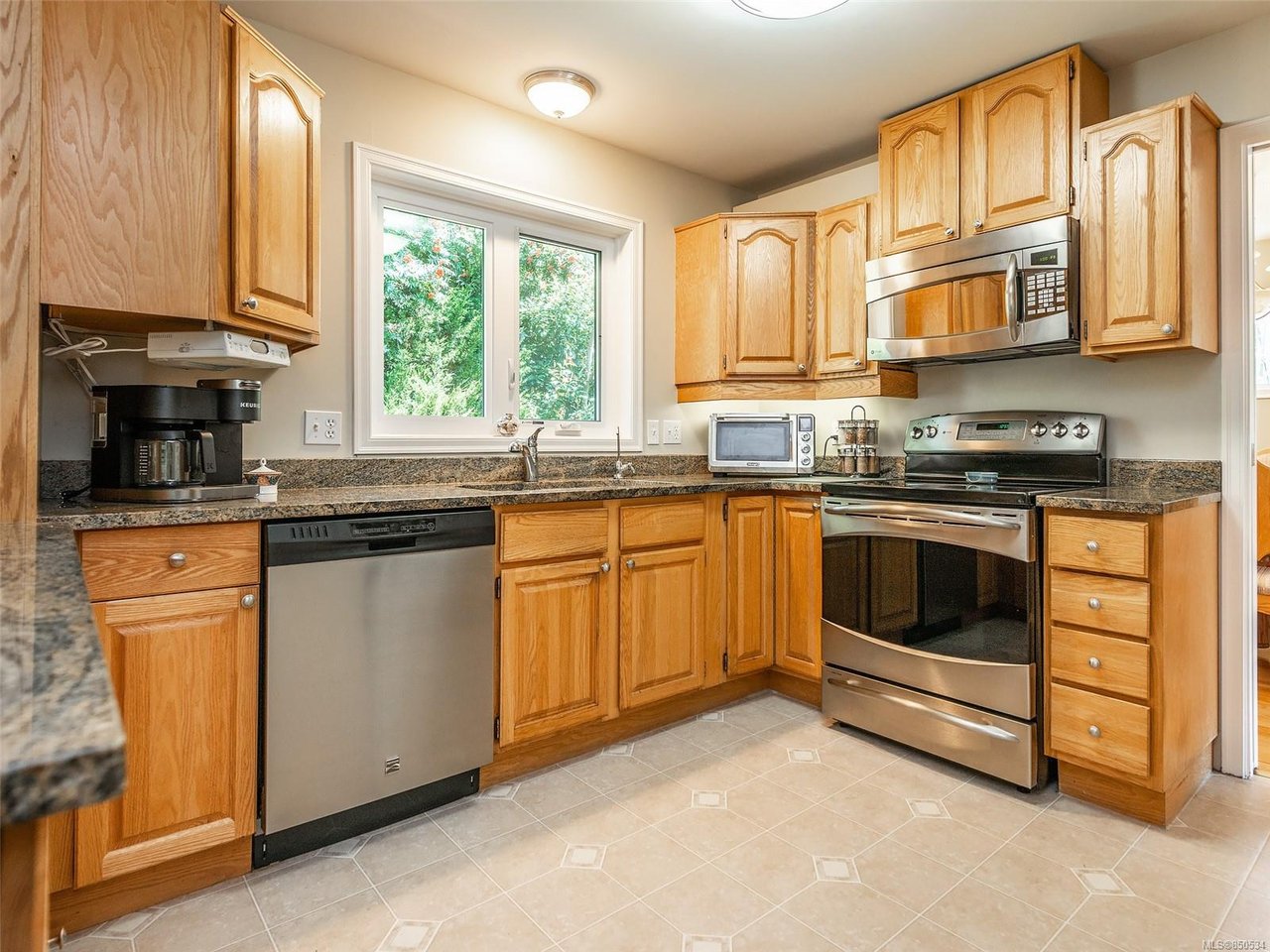 1238 Garry Oak Pl