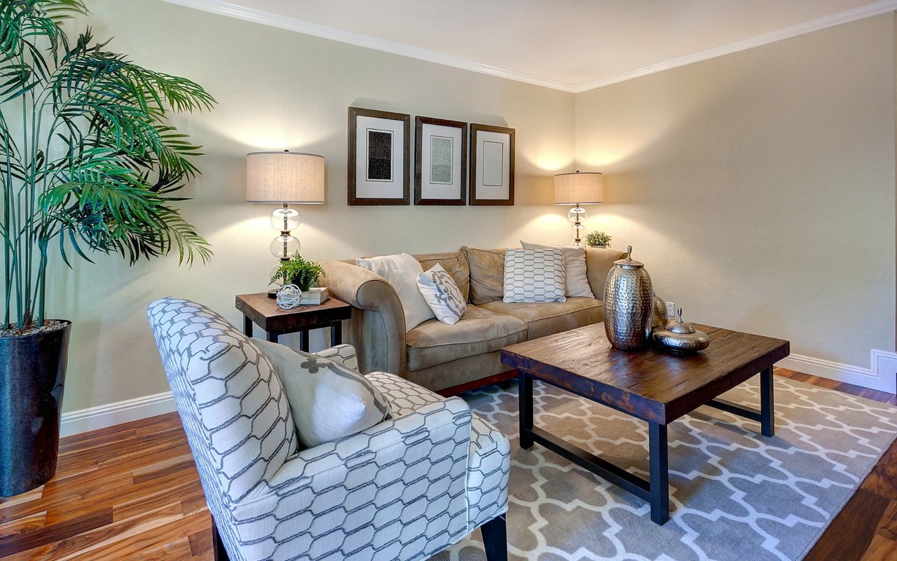 2564 Walnut Blvd, #107