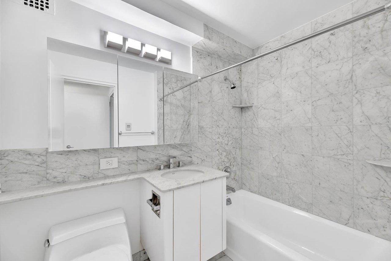 20 East 68th Street, Apt 4-B