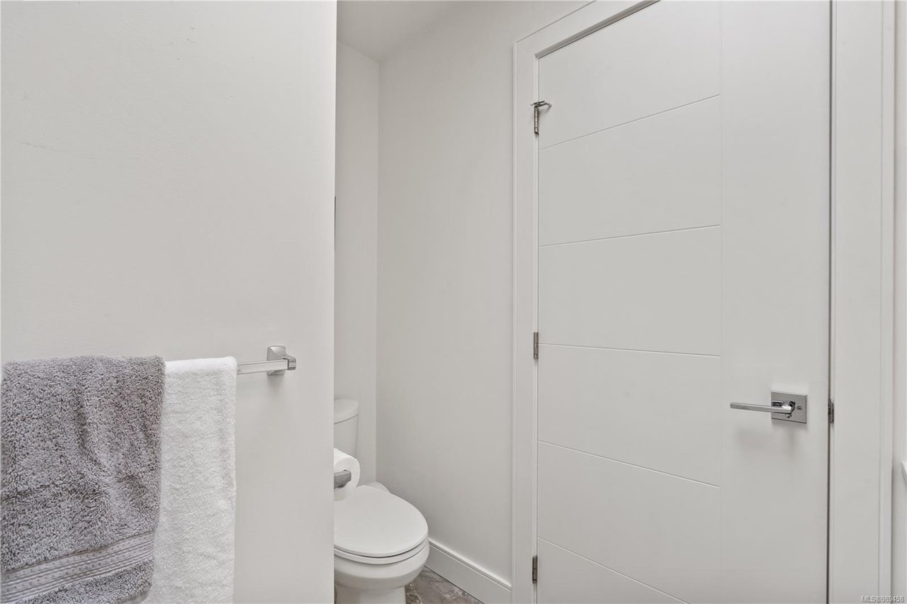 155-300 Phelps Ave