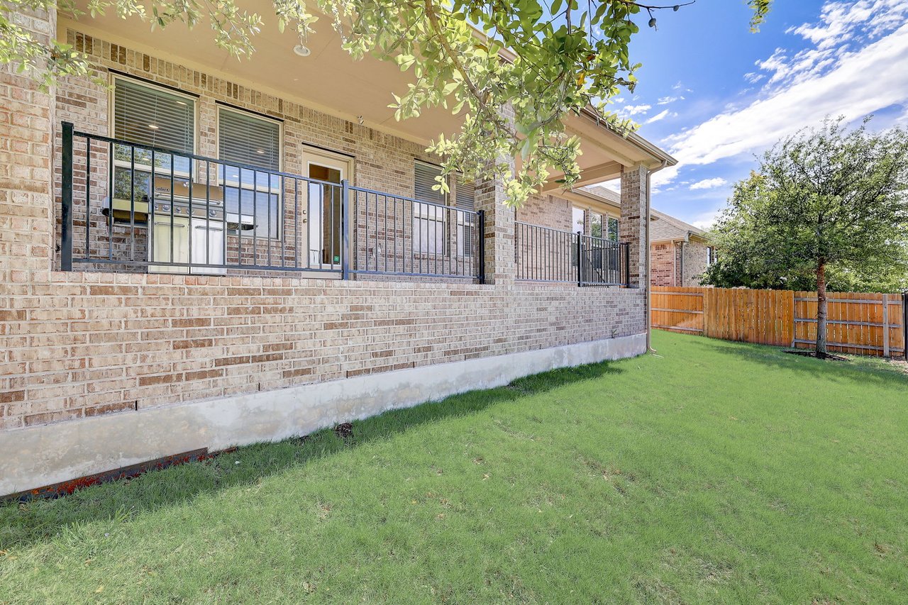 Charming single-story home in the desirable Paloma Lake in RR that backs to a greenbelt!