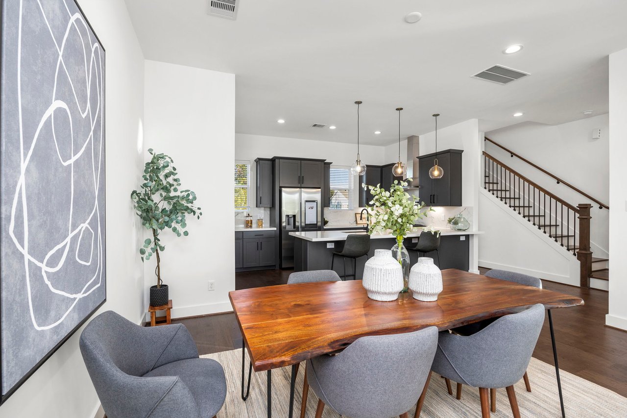 model dining room in Eastwood Estates