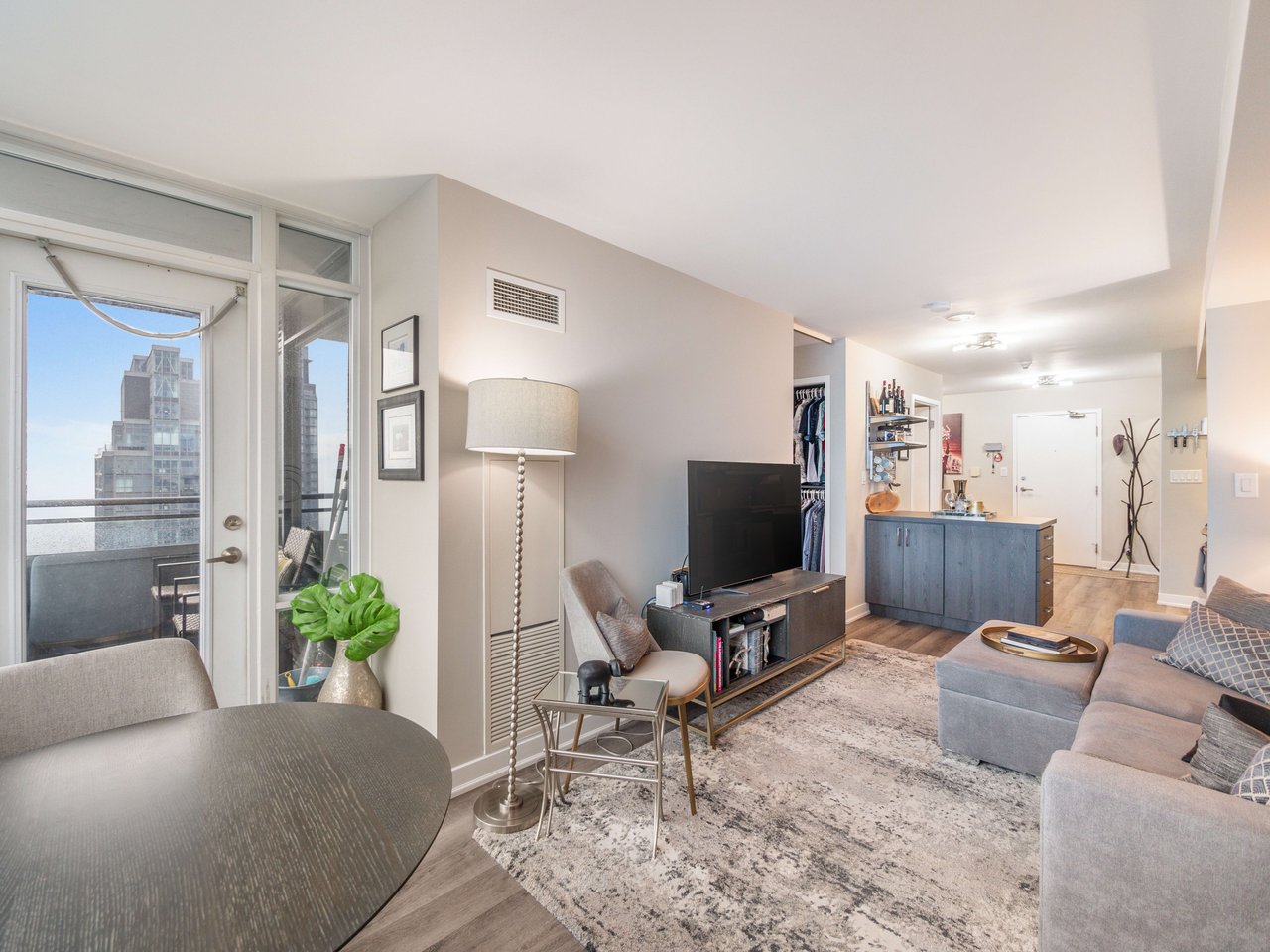 4305 - 25 Telegram Mews