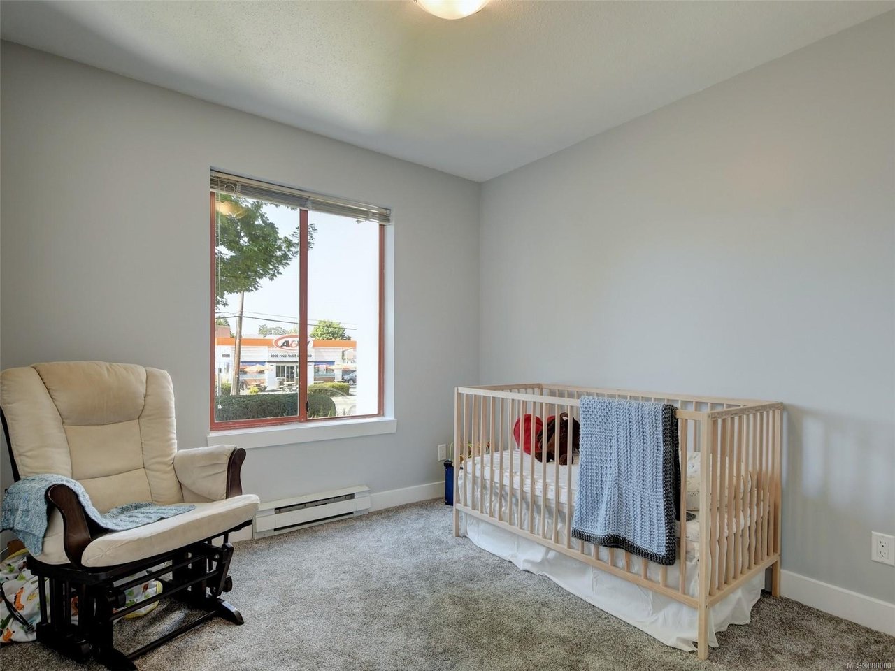 207-873 Esquimalt Rd