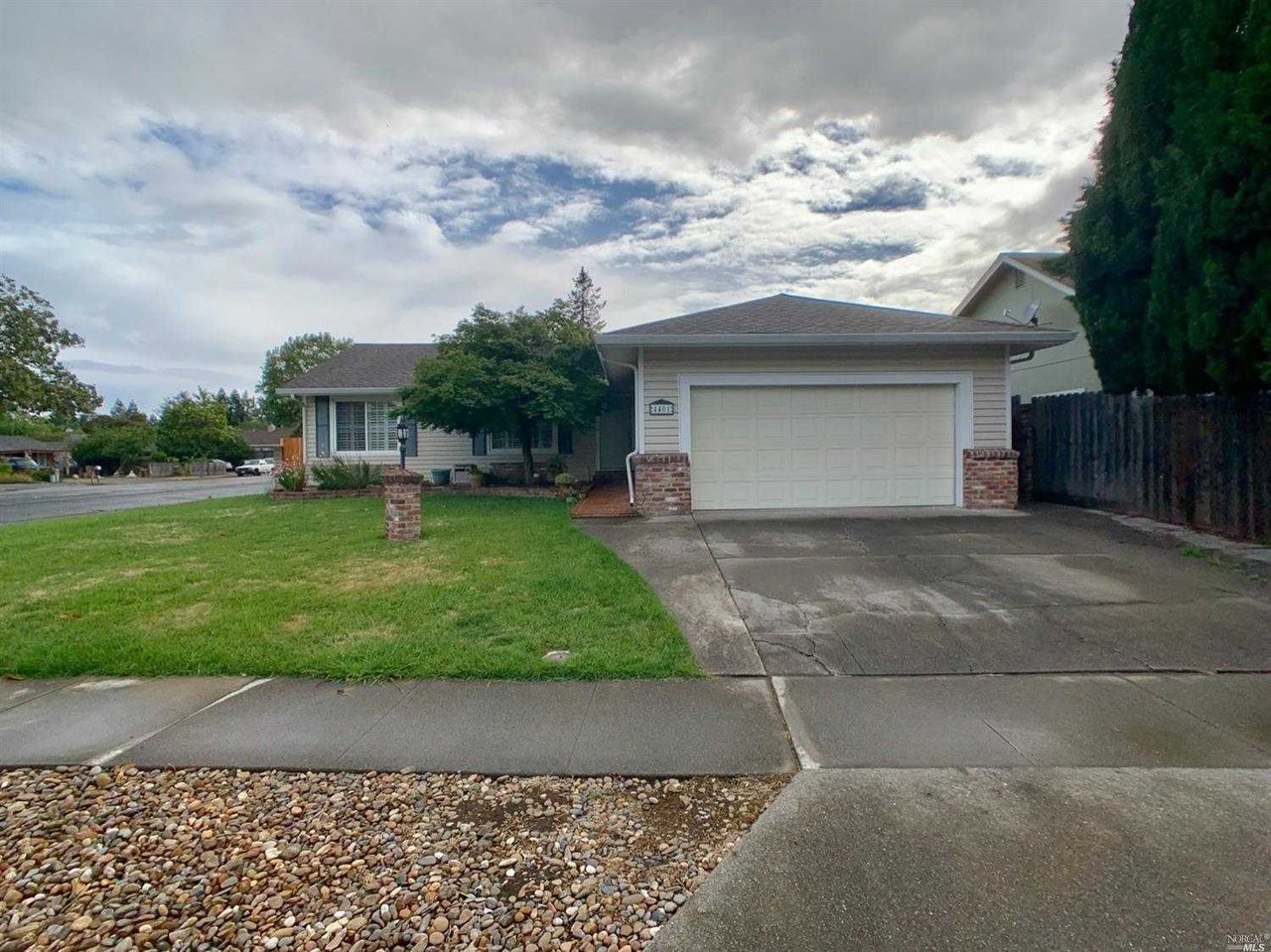 4401 Summerfield Dr