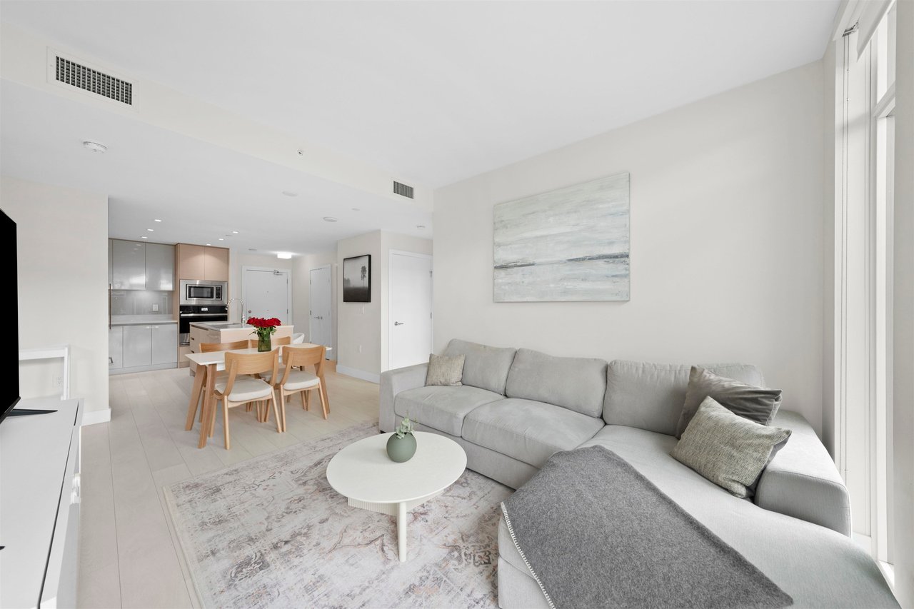 208-3538 Sawmill Cres