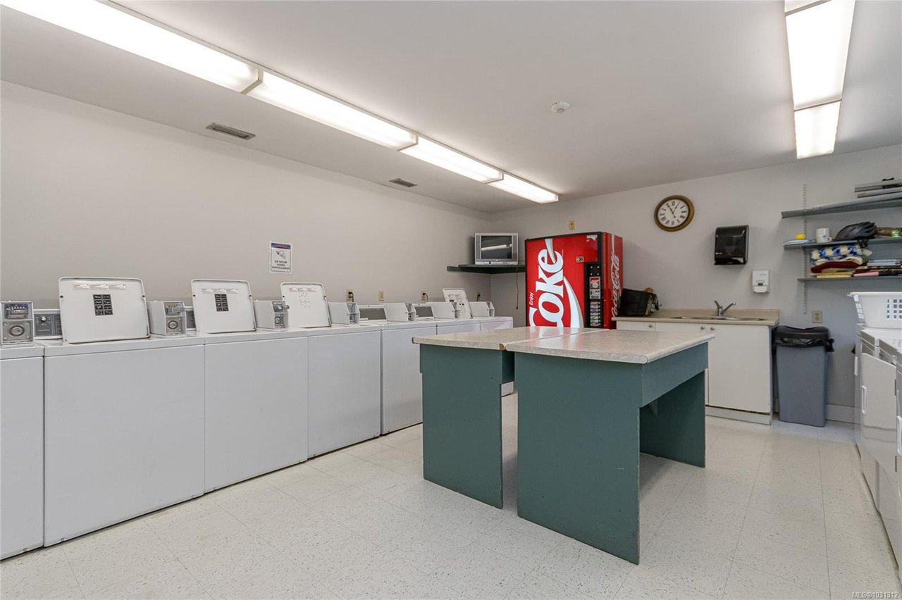1109-1630 Quadra St, Victoria