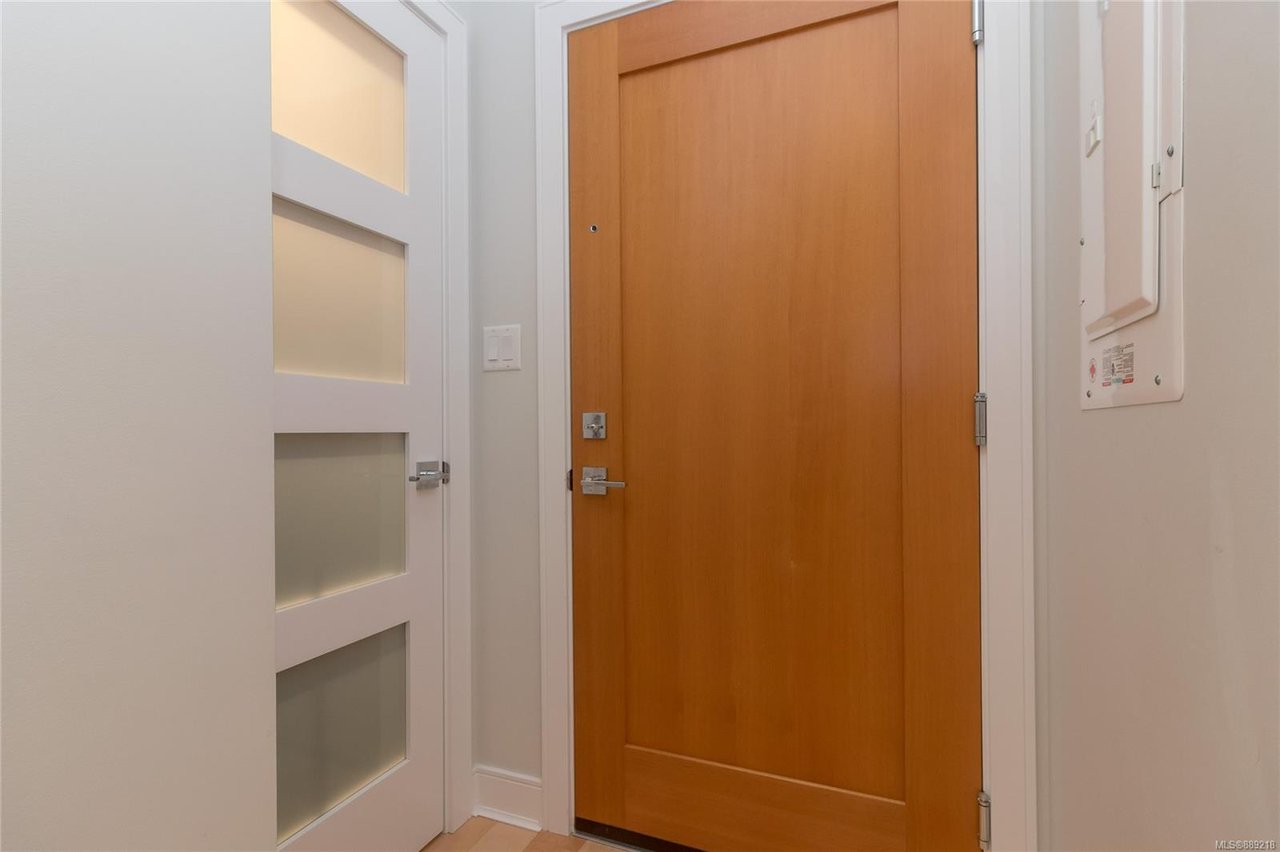 N302-1105 Pandora Ave