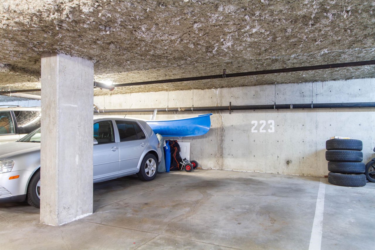 E304-40180 Willow Cres