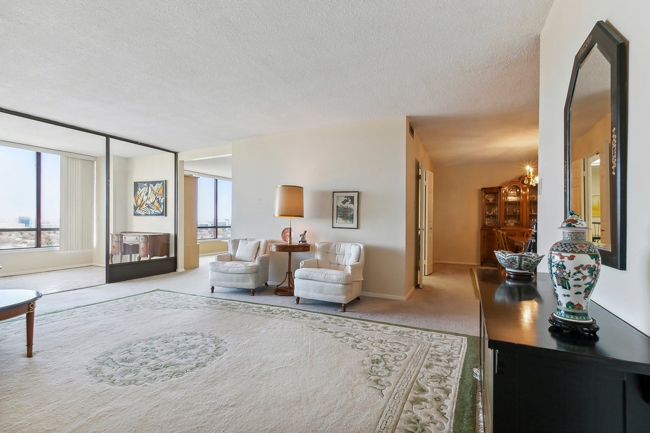 65 Skymark Drive #1407