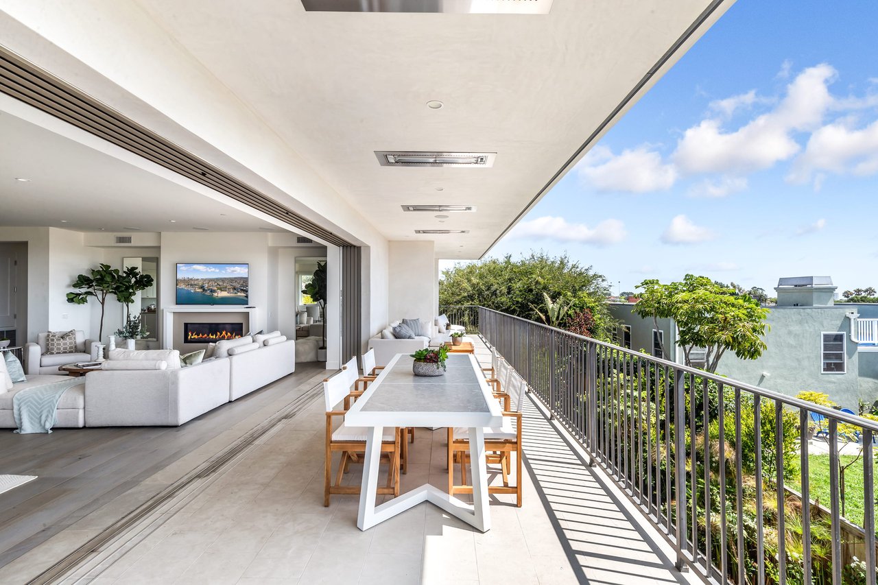 448 Serra Drive