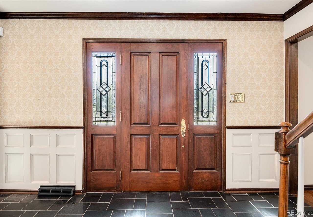 8 Meadowview Lane