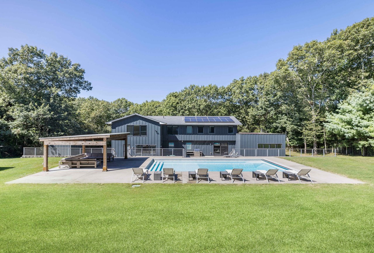  54 Hillside Ave, Sag Harbor