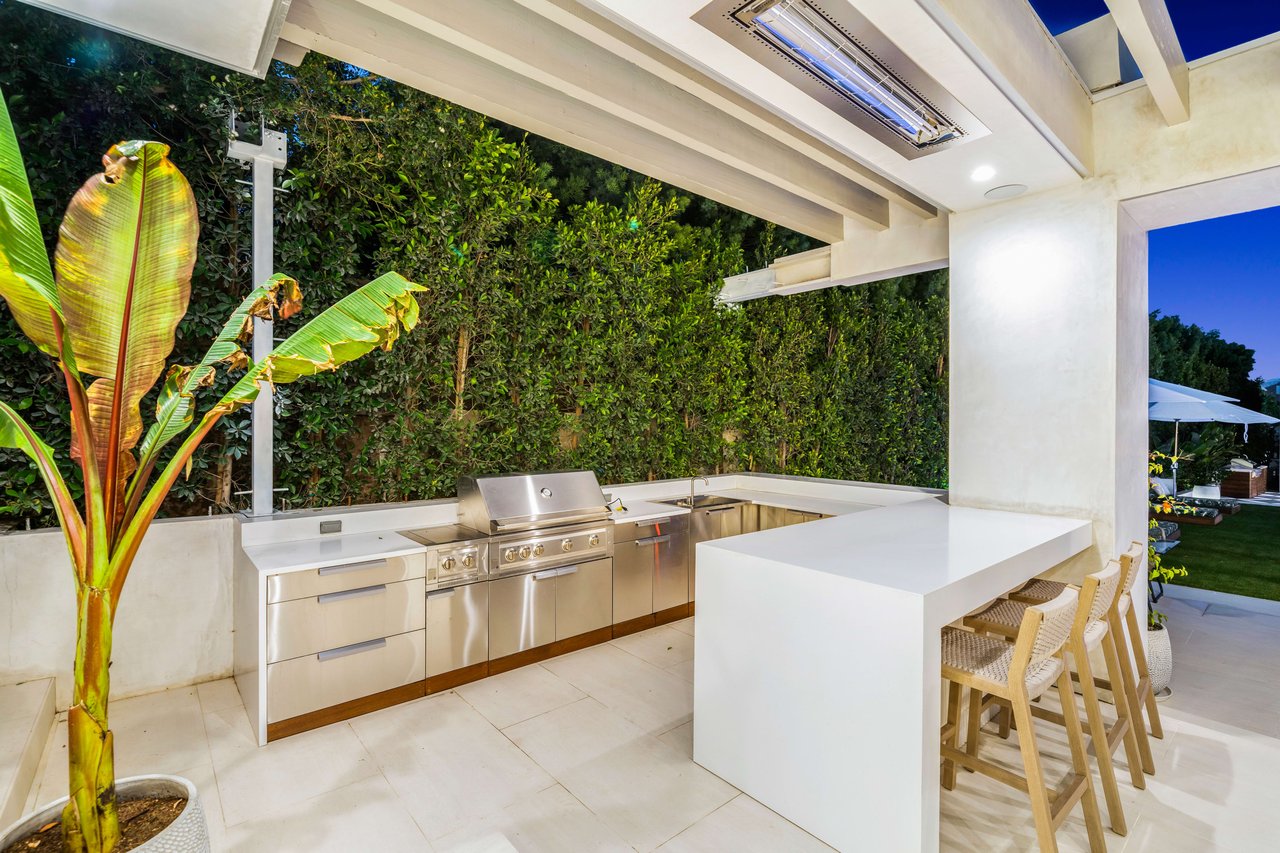 The Apex HH | 7115 Macapa Drive