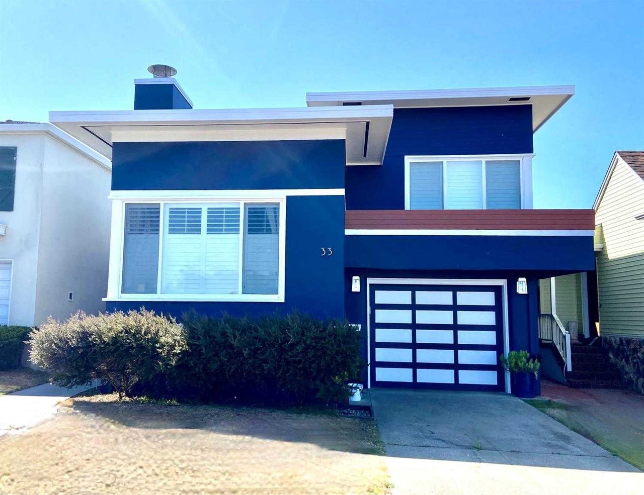 33 Lake Vista Ave