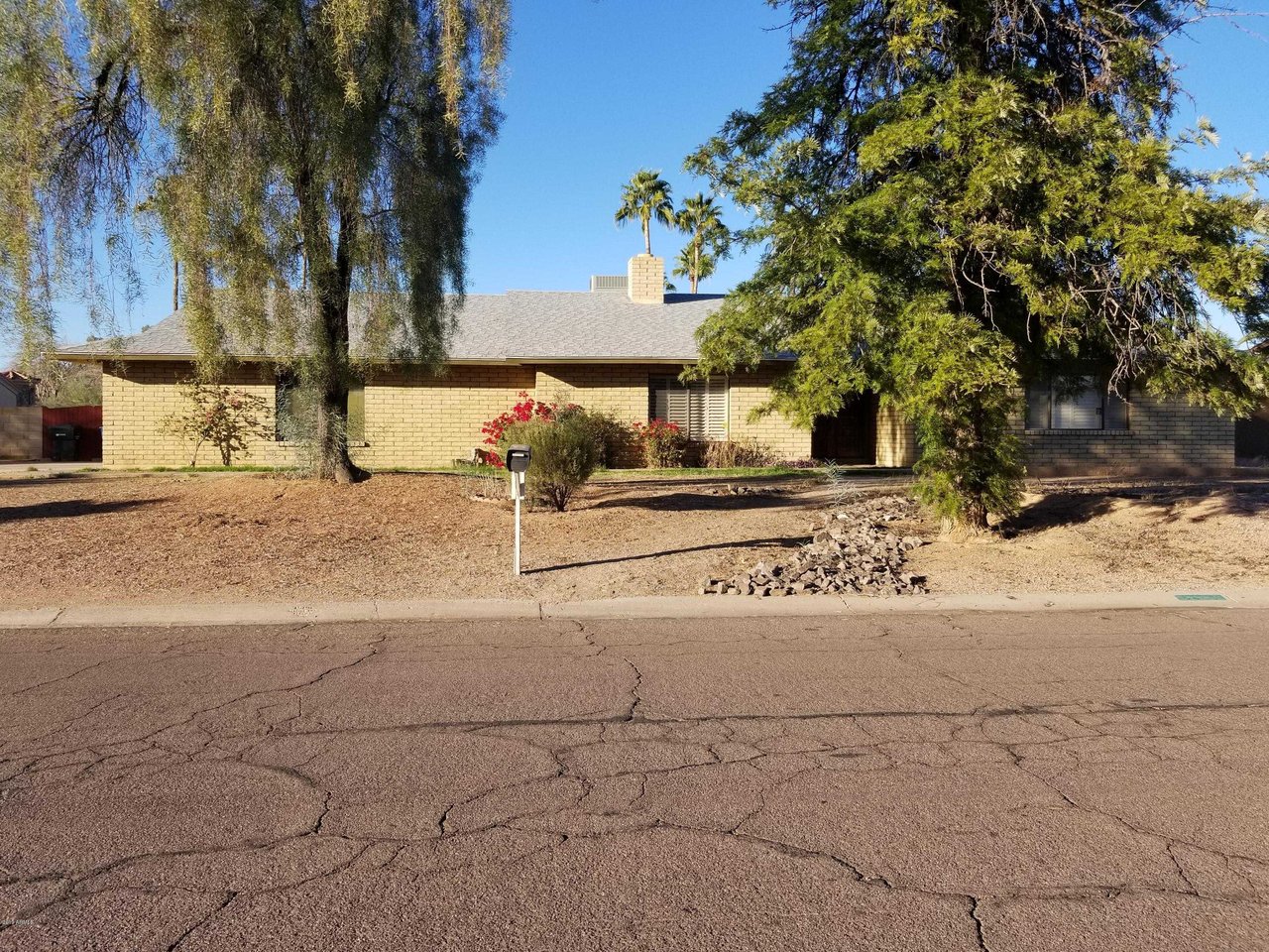 5402 E Corrine Drive