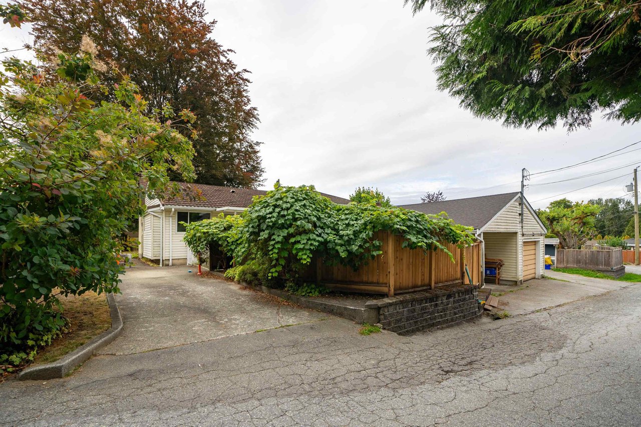 2915 Astor Dr