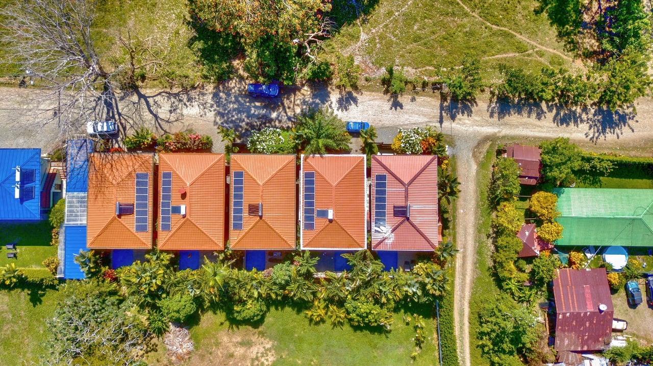 0.04 ACRES – 3 Bedroom Villa Just 2 Minutes Walking Distance To Dominical Beach!!!
