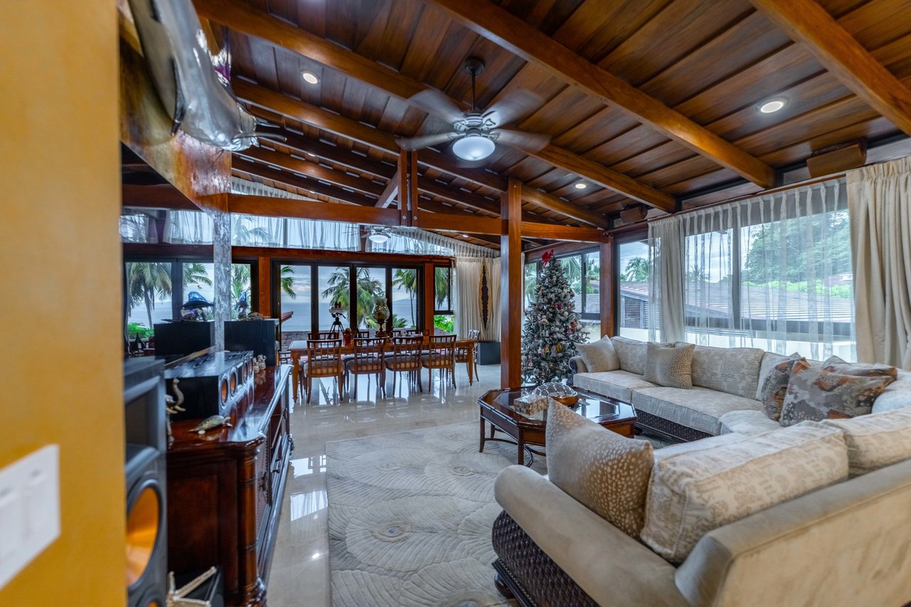 Remodeled Luxury Beach Home, Jaco, Puntarenas