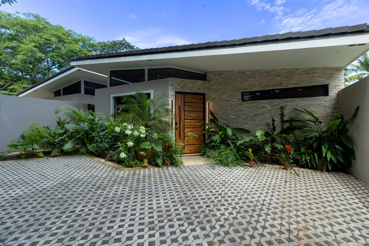 Turnkey Courtyard Pool Villa, Papagayo, Guanacaste