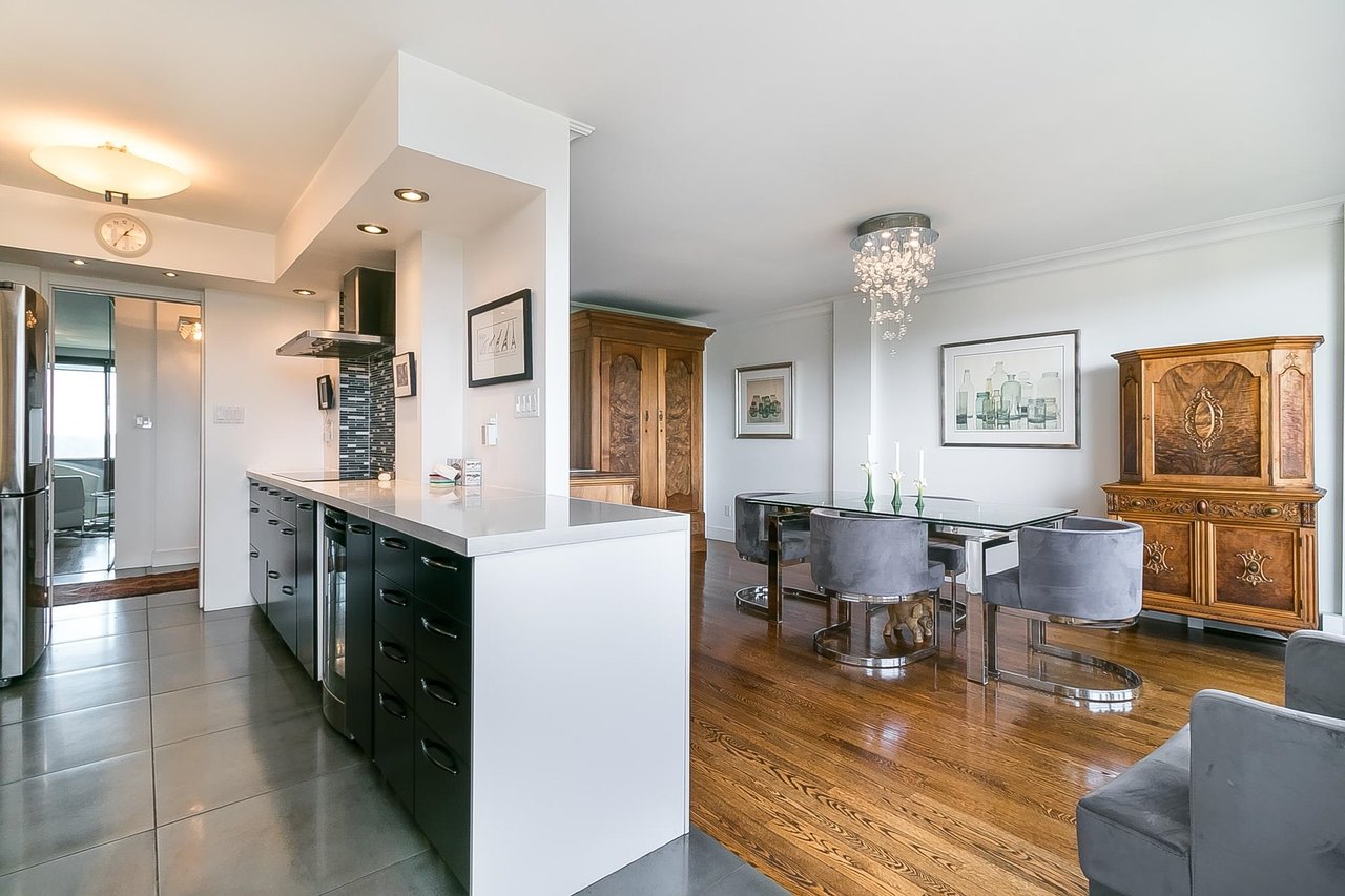 1702-320 Royal Avenue, New Westminster