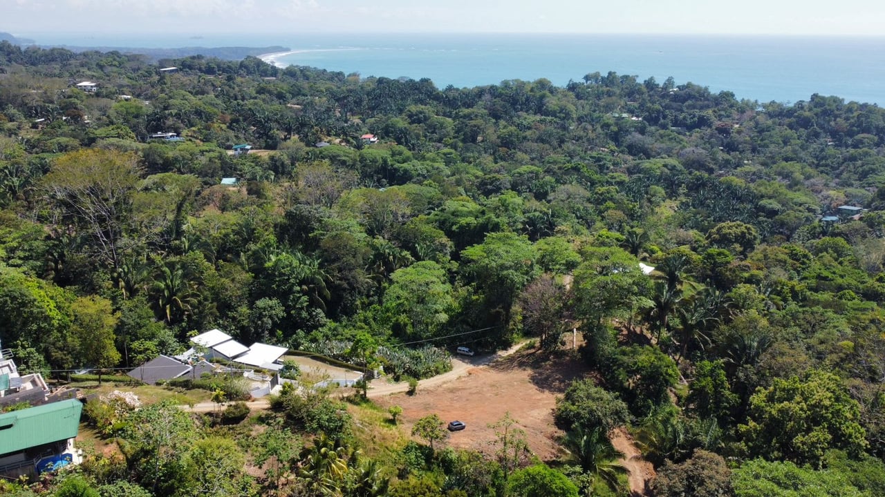 Your Dream Coastal Retreat Awaits: Prime Investment Opportunity in Playa Hermosa, Bahía Ballena