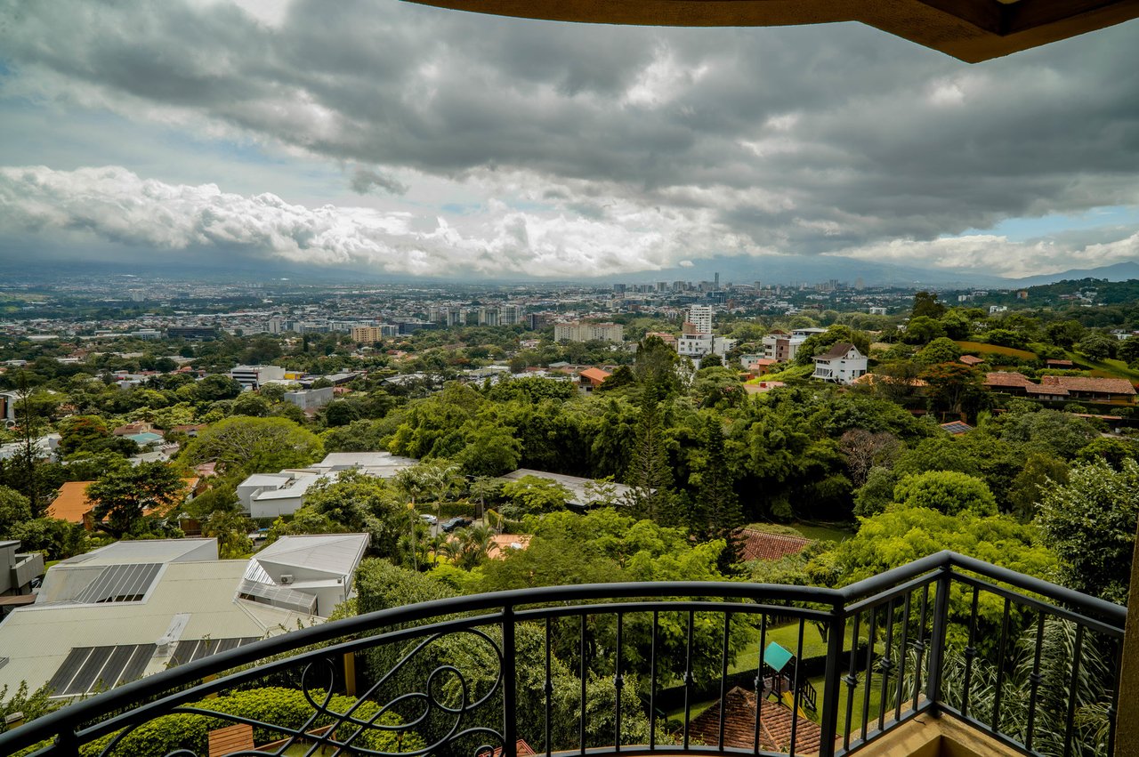 Exclusive Apartment With Views, Escazu, San Jose
