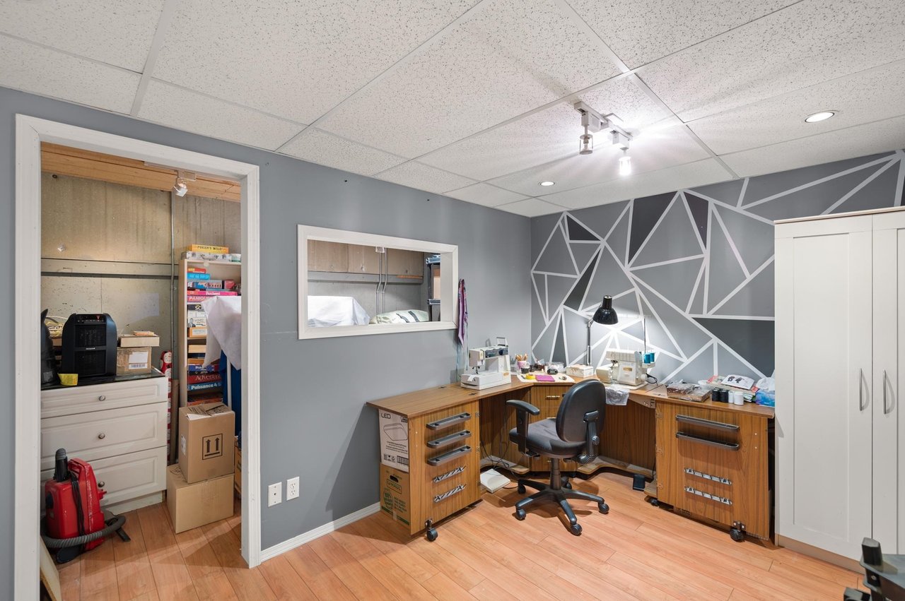 24-2830 W Bourquin Cres