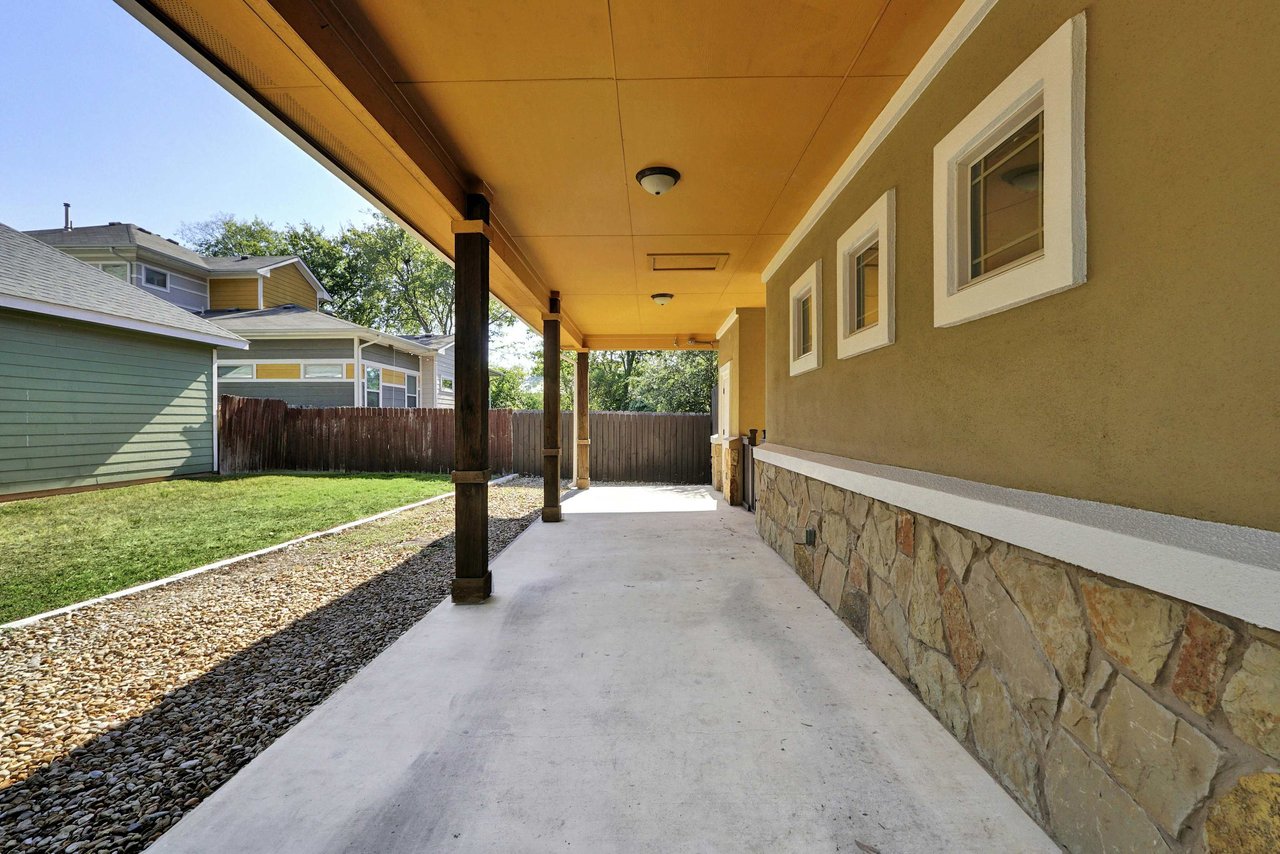 Modern Crestview Two-story Home: Updated Primary Bath, New Roof – Investor Friendly!