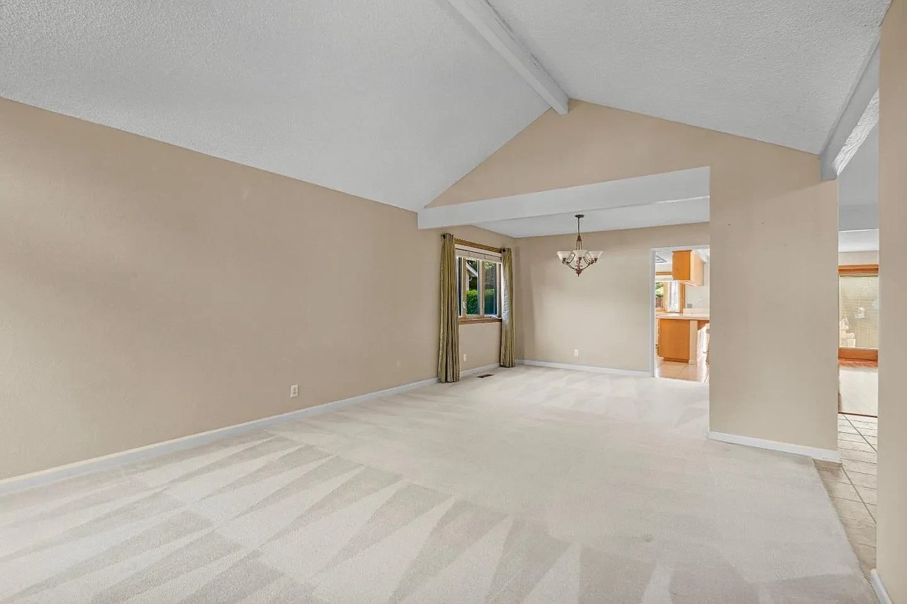 4618 Del Valle Pkwy