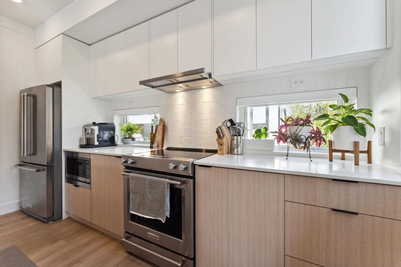 212-1306 Laval Square