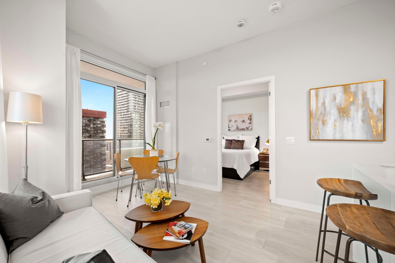 2221 Yonge Street Suite 2909