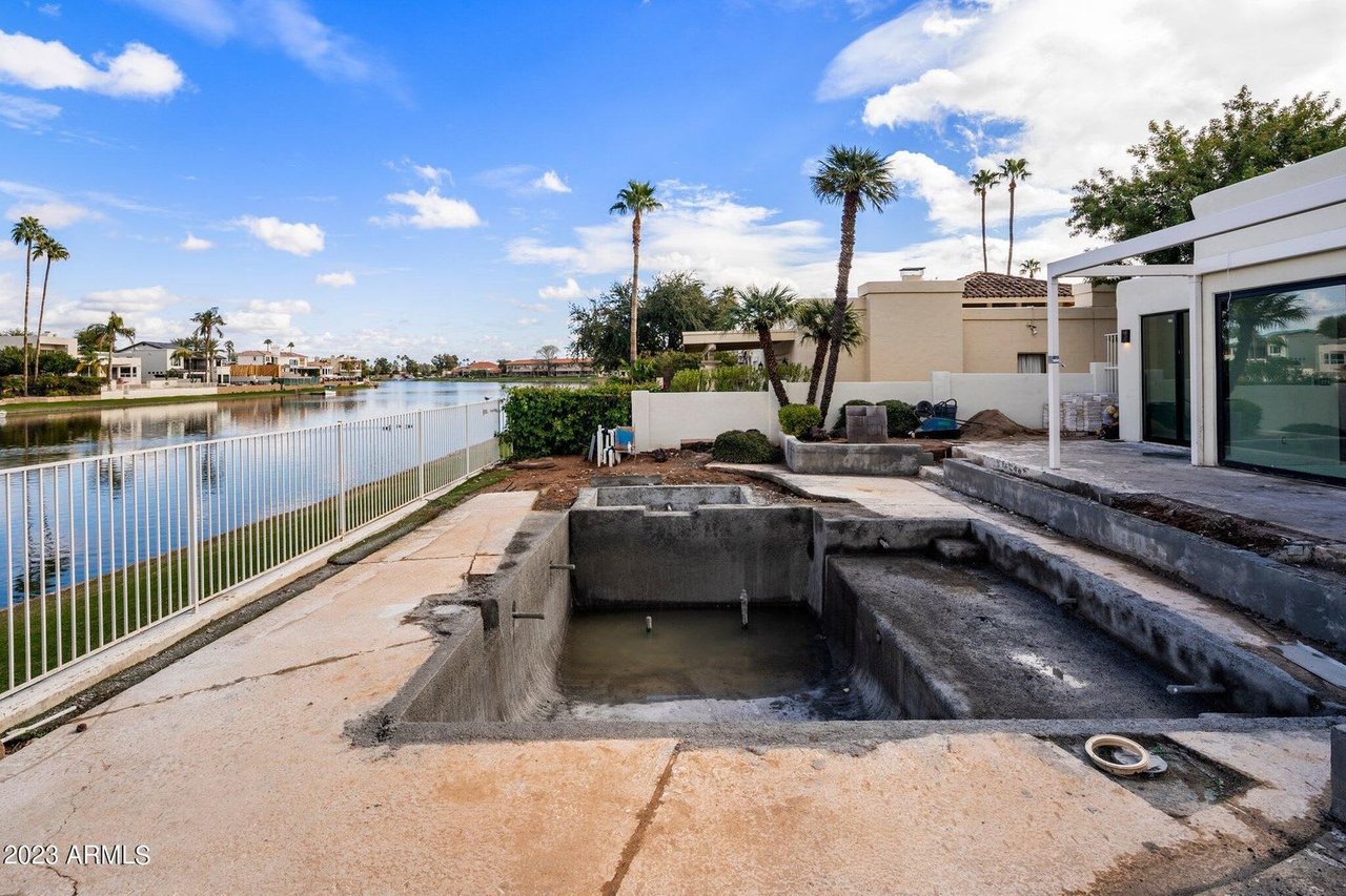 8150 E Del Capitan Dr