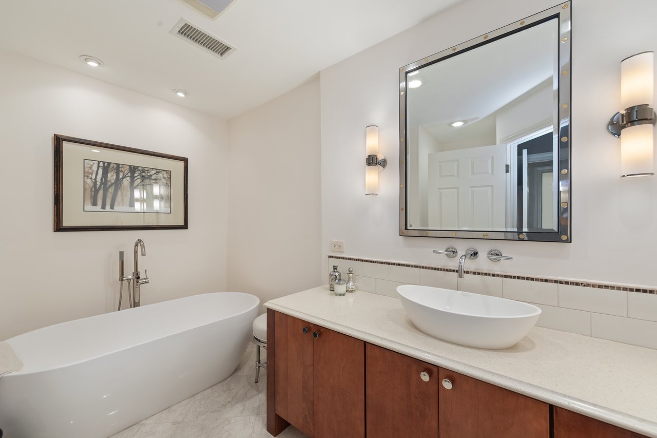 Bright and Spacious Home on Dearborn Street