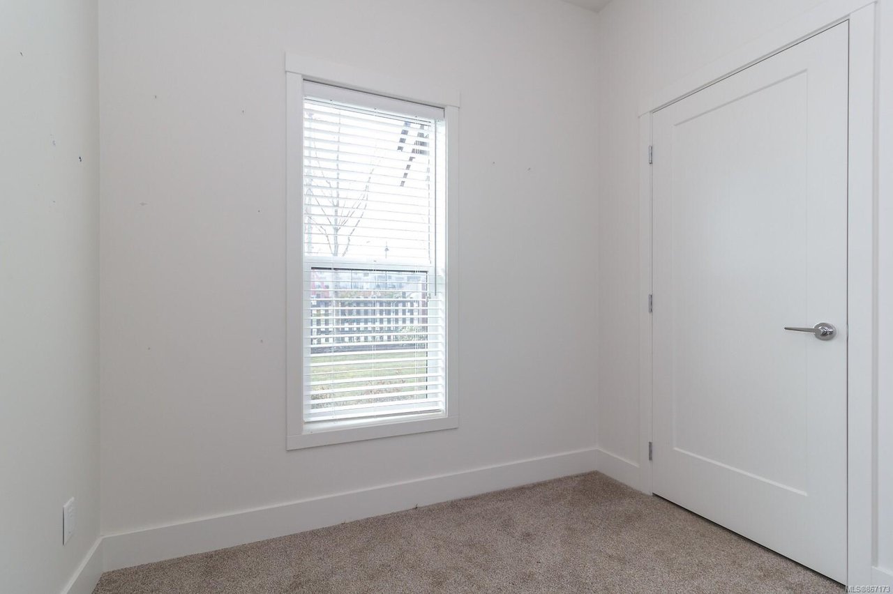 31-350 Latoria Blvd