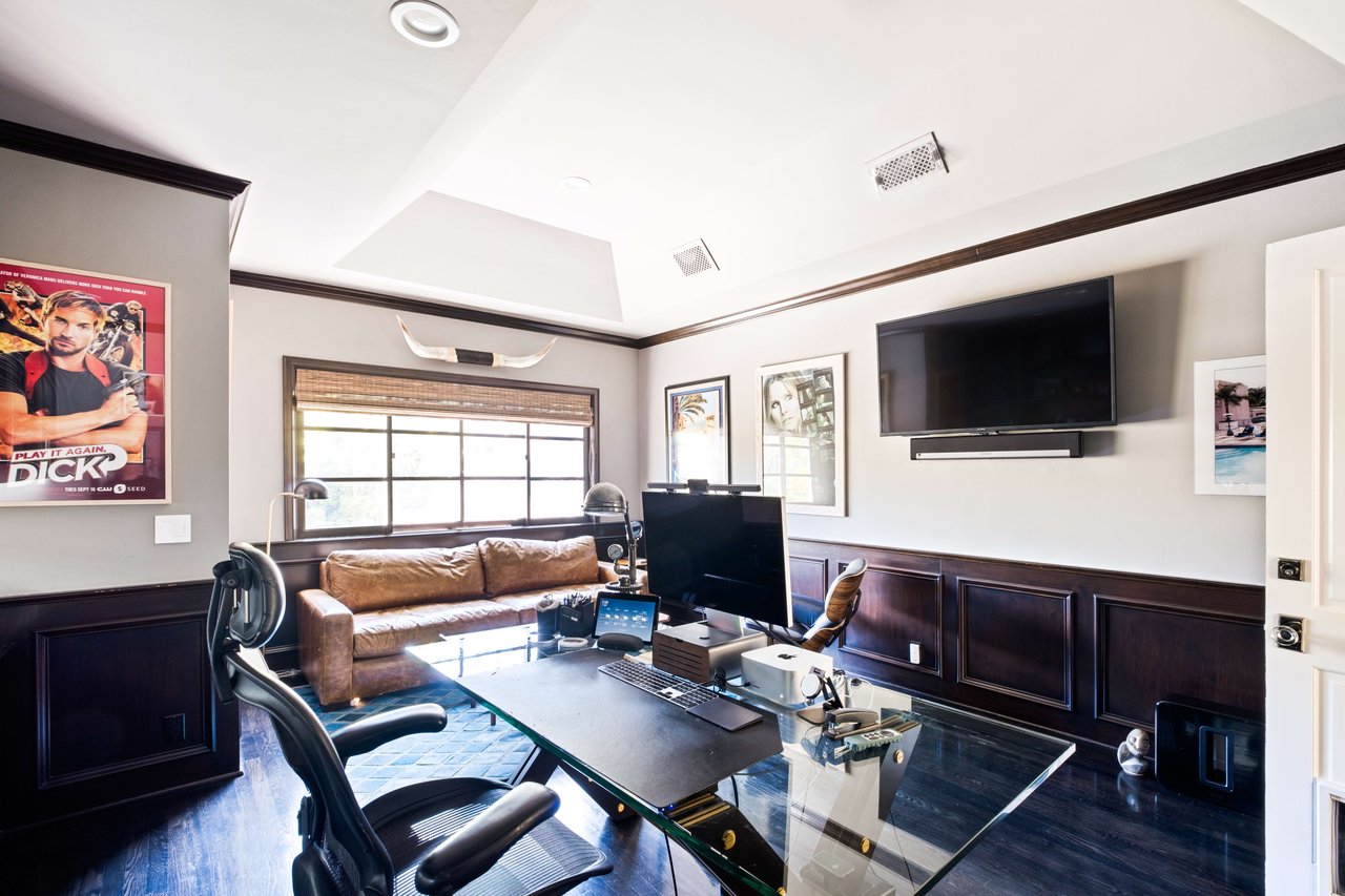16659 Ashley Oaks, Encino